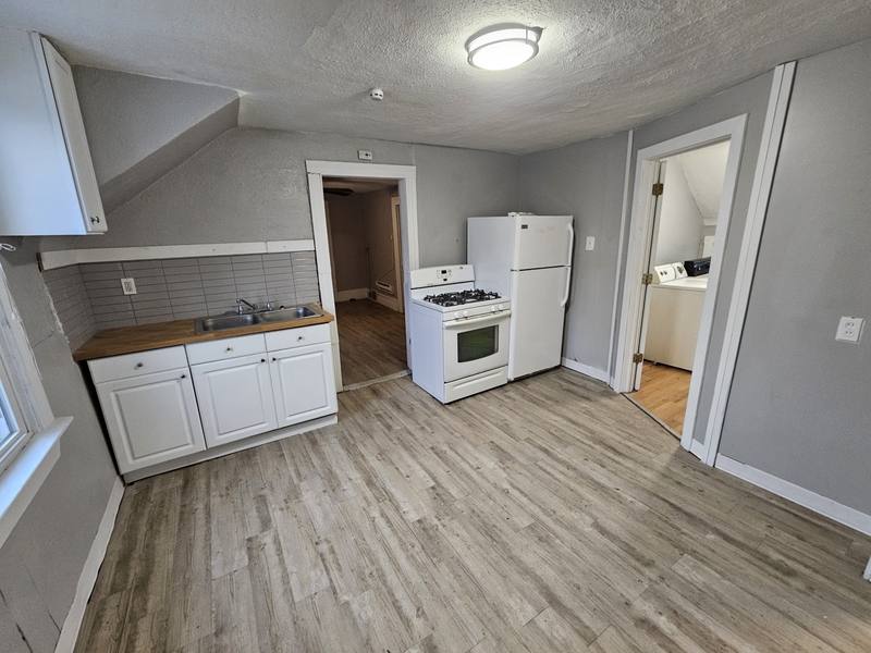 Apartment for rent at 4067 E 57th St #UPSTAIRS, Cleveland, OH 44105