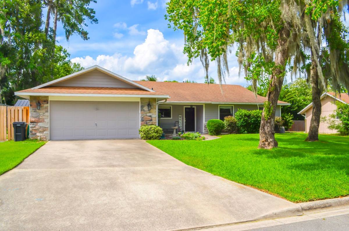 House for rent at 10930 NW 35th Place, Gainesville, FL 32606