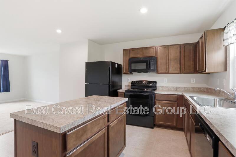 House for rent at 87 Changing Season Way, Hedgesville, WV 25427