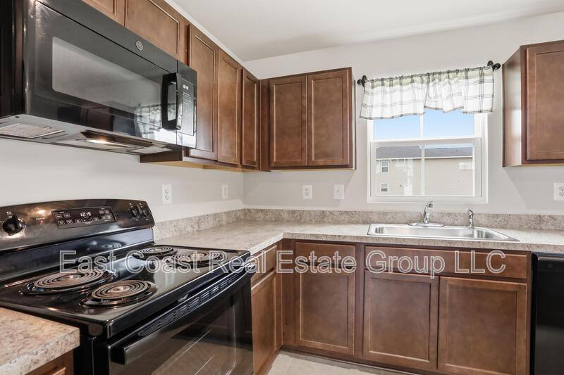 House for rent at 87 Changing Season Way, Hedgesville, WV 25427