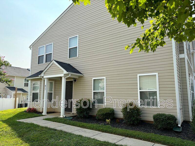 Townhouse for rent at 817 Ranchero St, Statesville, NC 28677