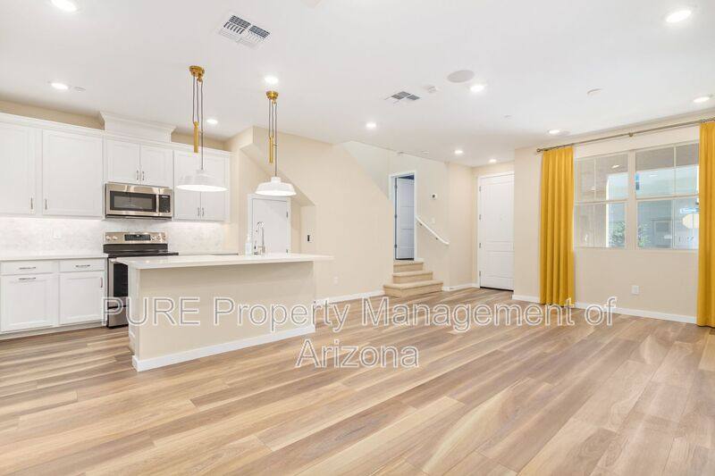 Townhouse for rent at 4548 S Renaissance Dr #102, Gilbert, AZ 85297