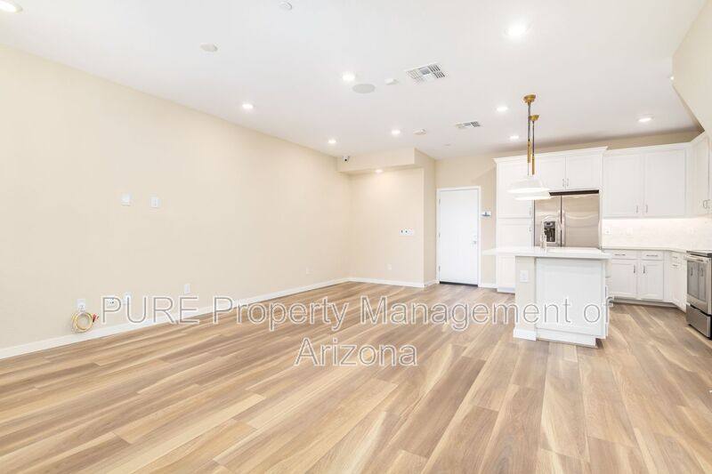 Townhouse for rent at 4548 S Renaissance Dr #102, Gilbert, AZ 85297