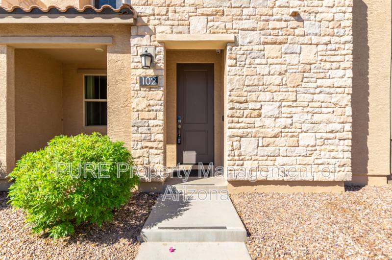 Townhouse for rent at 4548 S Renaissance Dr #102, Gilbert, AZ 85297