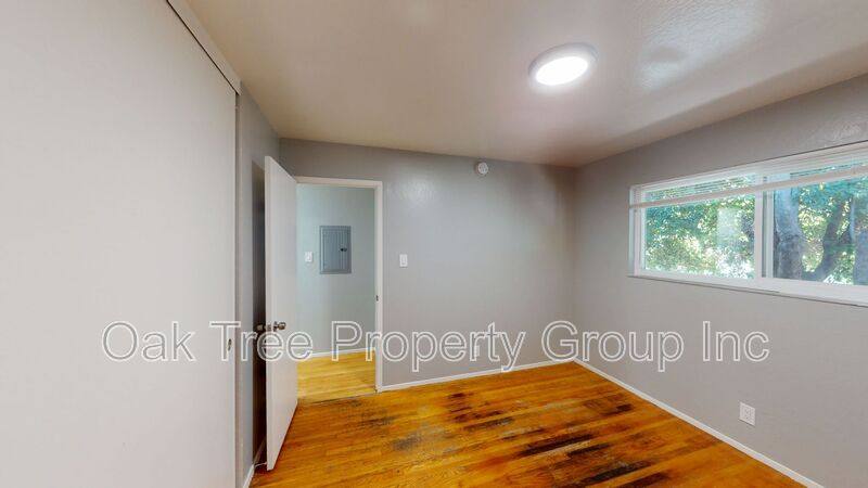 House for rent at 2425 - 2429 Humboldt Ave, Oakland, CA 94601