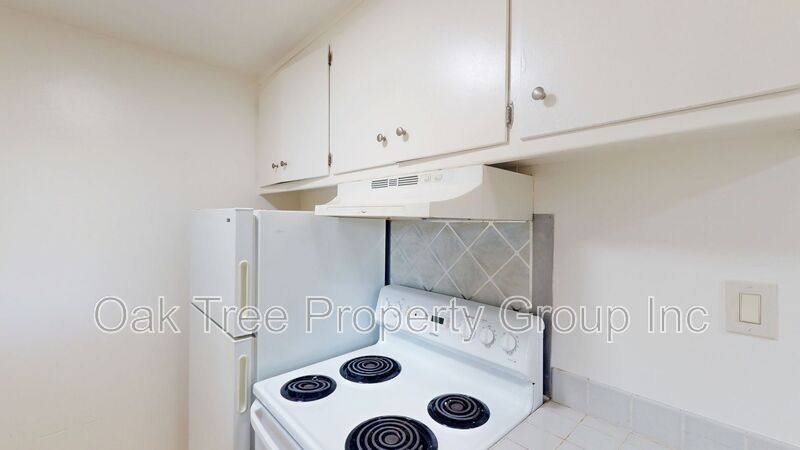 House for rent at 2425 - 2429 Humboldt Ave, Oakland, CA 94601
