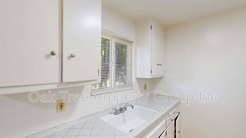 House for rent at 2425 - 2429 Humboldt Ave, Oakland, CA 94601