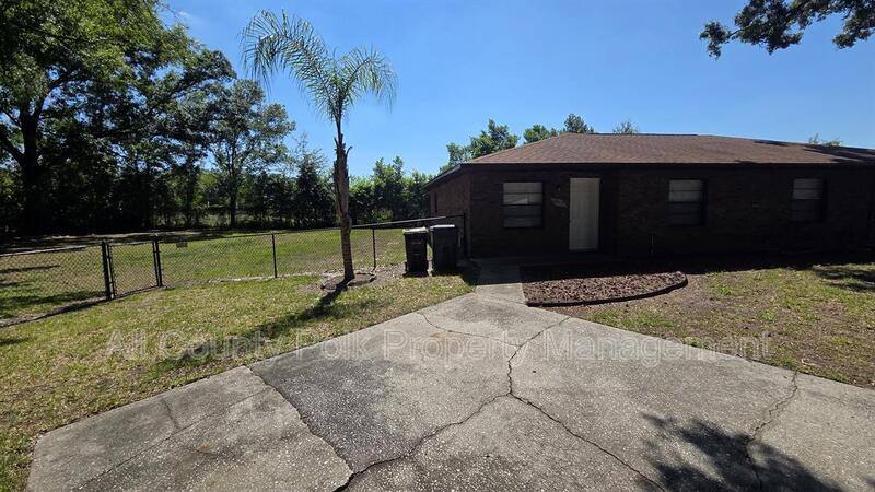 Apartment for rent at 4917 Malibu Court, Lakeland, FL 33811