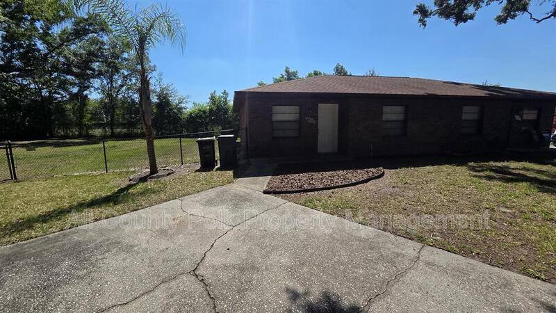 Apartment for rent at 4917 Malibu Court, Lakeland, FL 33811