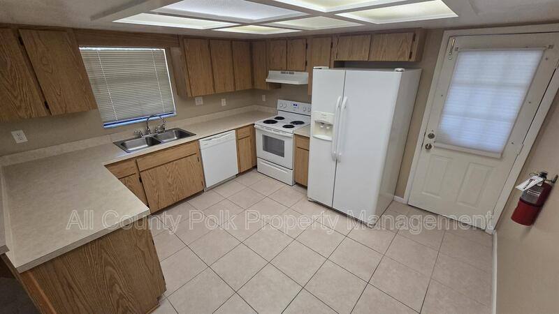 Apartment for rent at 4917 Malibu Court, Lakeland, FL 33811