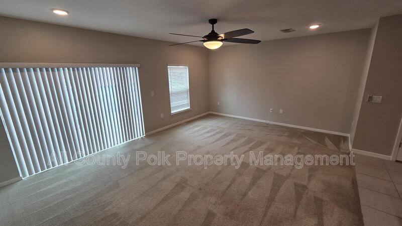 Townhouse for rent at 3867 Hampstead Lane, Lakeland, FL 33810