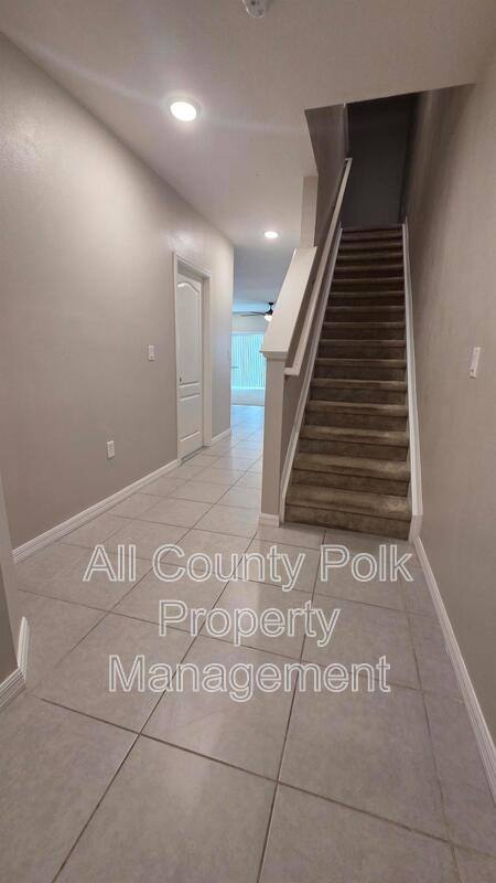Townhouse for rent at 3867 Hampstead Lane, Lakeland, FL 33810