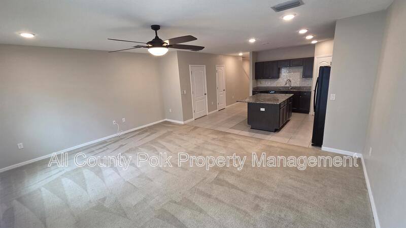 Townhouse for rent at 3867 Hampstead Lane, Lakeland, FL 33810