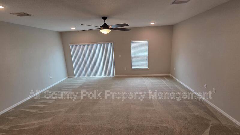 Townhouse for rent at 3867 Hampstead Lane, Lakeland, FL 33810
