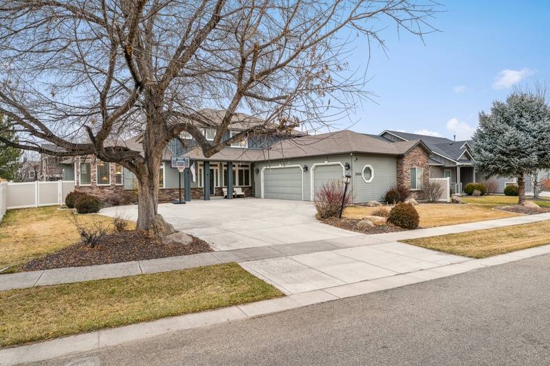 House for rent at 2012 Rock Creek Dr, Nampa, ID 83686