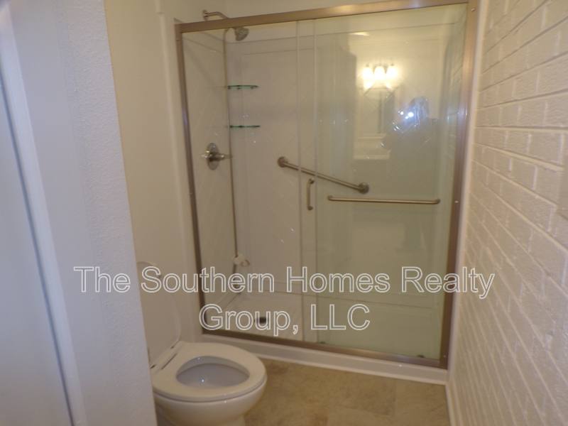 House for rent at 103 McMinn Ave, Athens, TN 37303