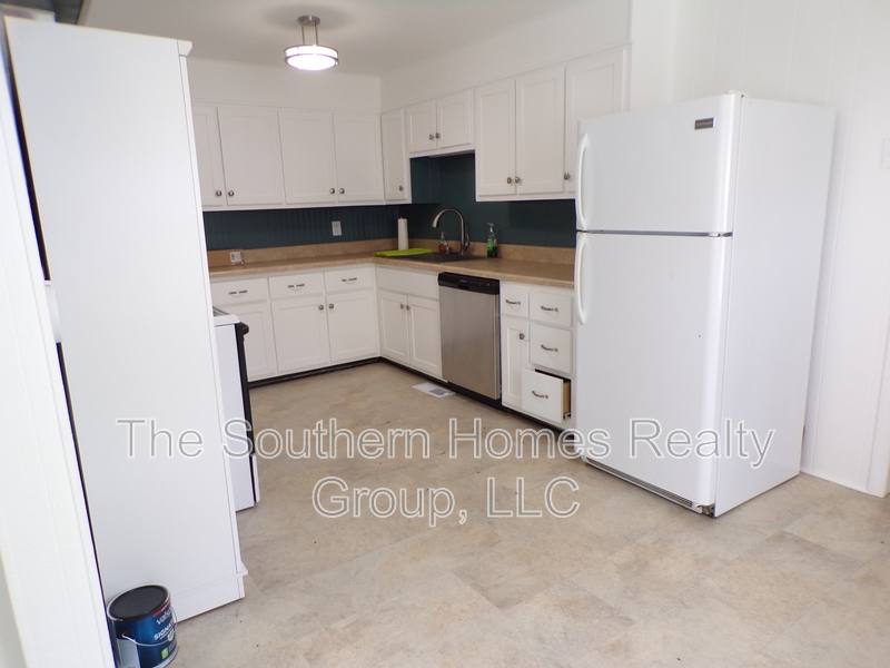 House for rent at 103 McMinn Ave, Athens, TN 37303