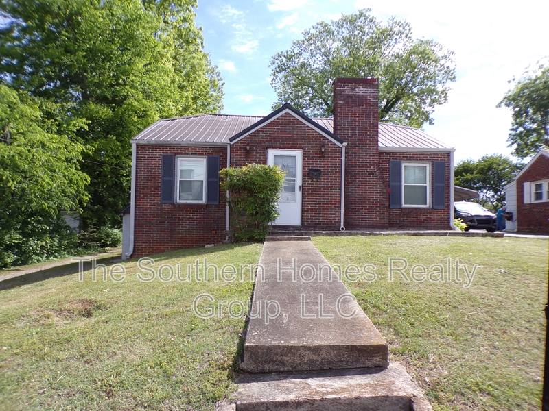 House for rent at 103 McMinn Ave, Athens, TN 37303