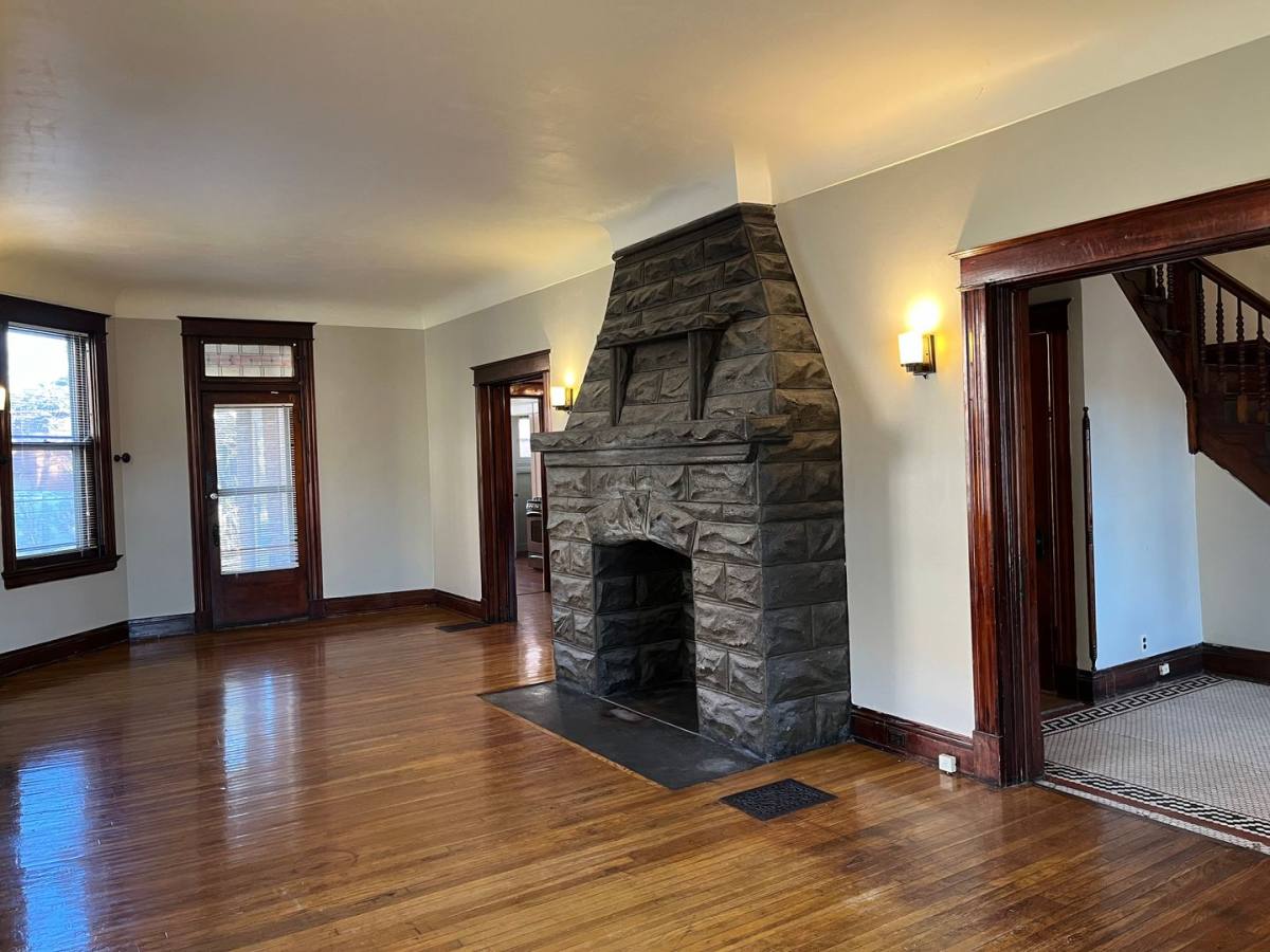 Apartment for rent at 2102 Maryland Ave, Covington, KY 41014