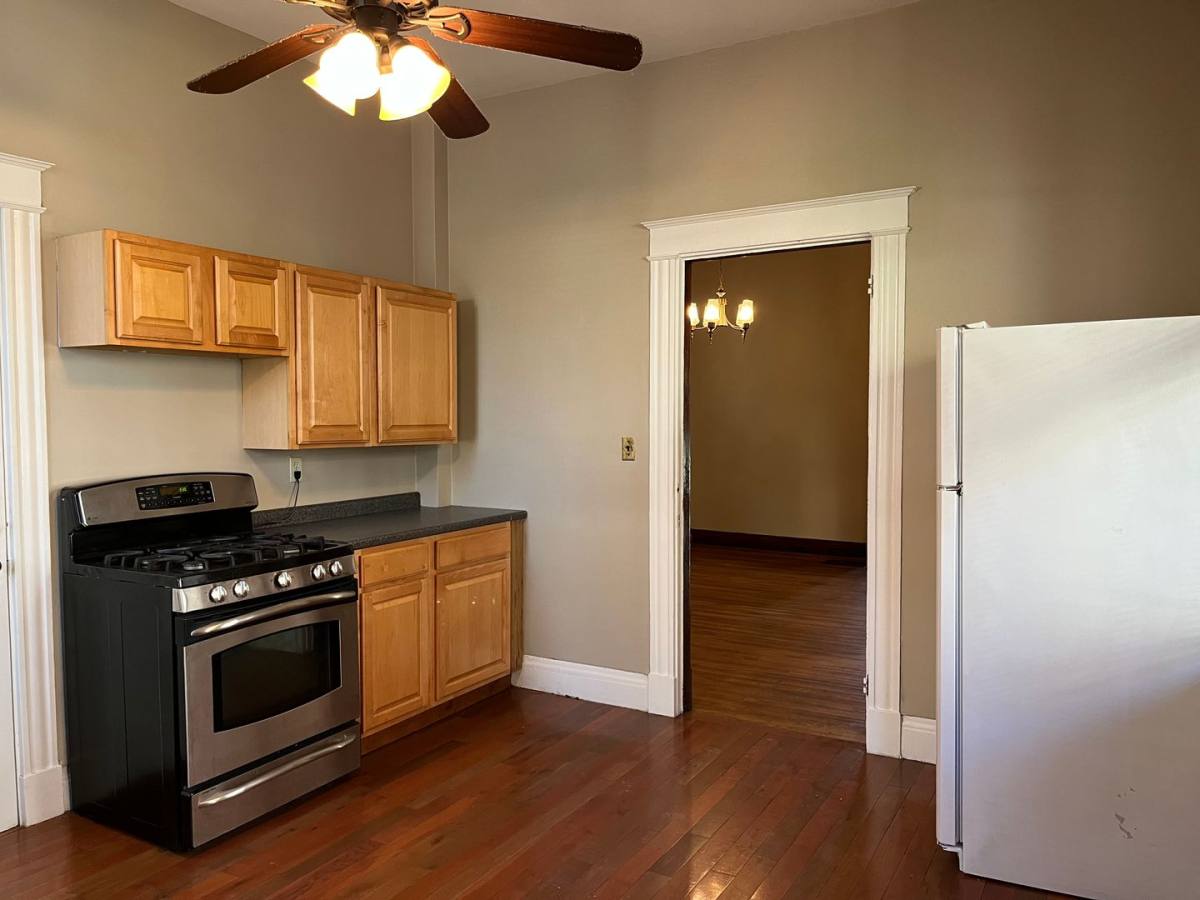 Apartment for rent at 2102 Maryland Ave, Covington, KY 41014