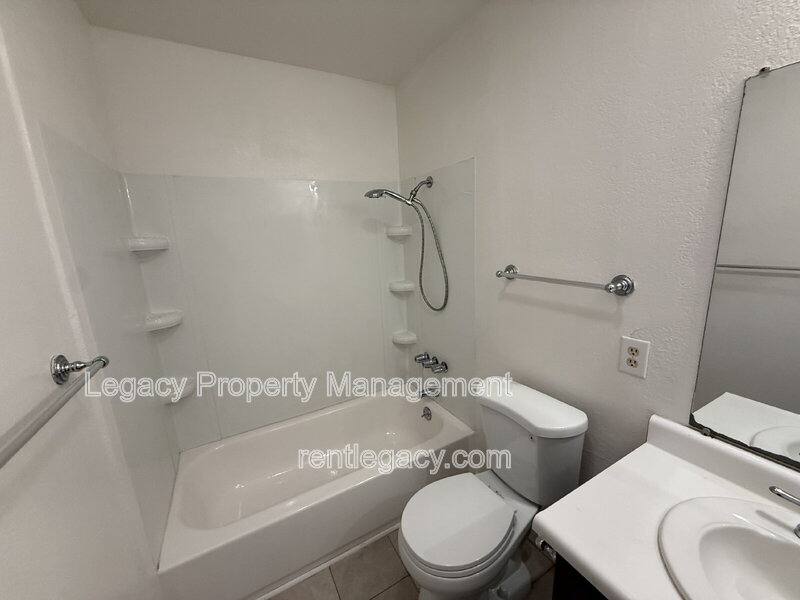 Apartment for rent at 2125 Northwood Circle #D, Concord, CA 94520