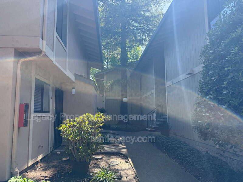 Apartment for rent at 2125 Northwood Circle #D, Concord, CA 94520