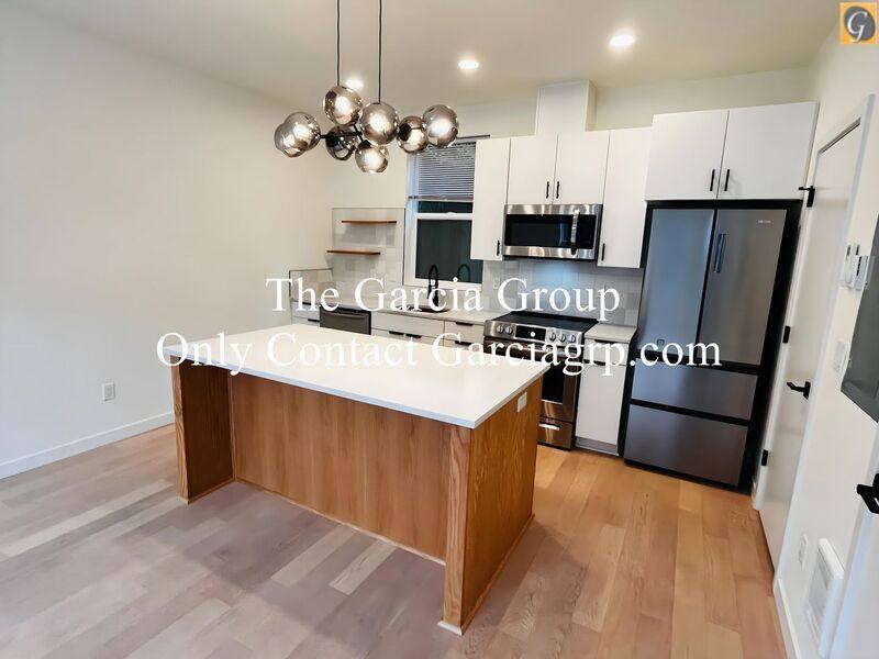 Townhouse for rent at 3025 SE Division St, Portland, OR 97202