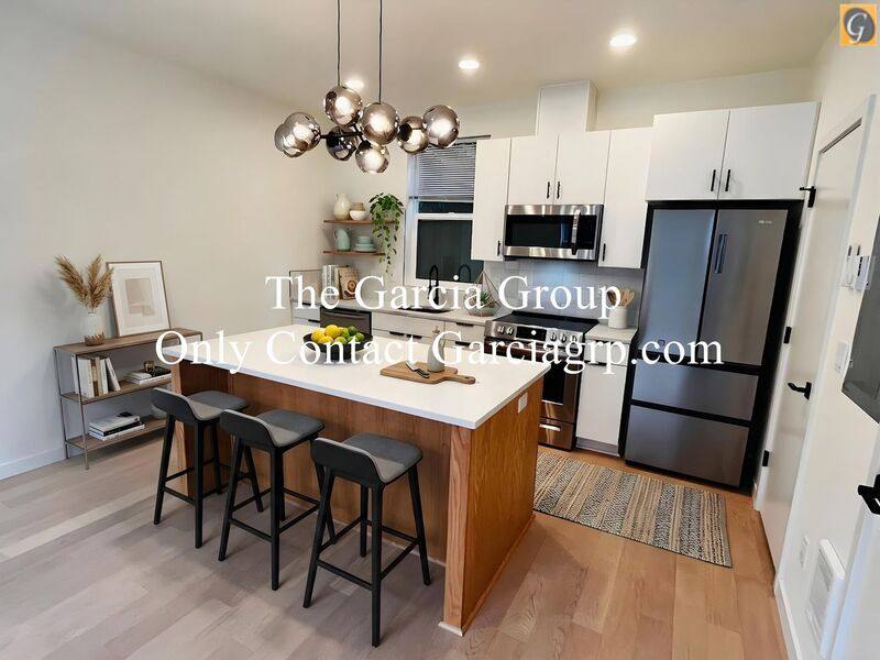 Townhouse for rent at 3025 SE Division St, Portland, OR 97202