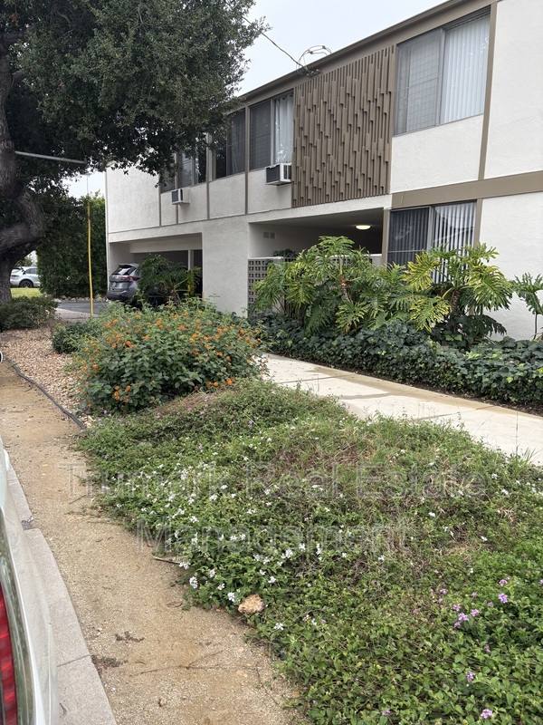 Apartment for rent at 3830 Orangedale Ave #3, Montrose, CA 91020