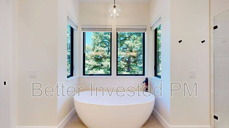House for rent at 1900 Lyon Court, Santa Rosa, CA 95403