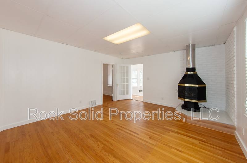 Apartment for rent at 506 E 7th St #1, Cheyenne, WY 82007