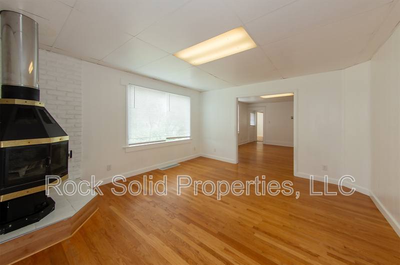 Apartment for rent at 506 E 7th St #1, Cheyenne, WY 82007