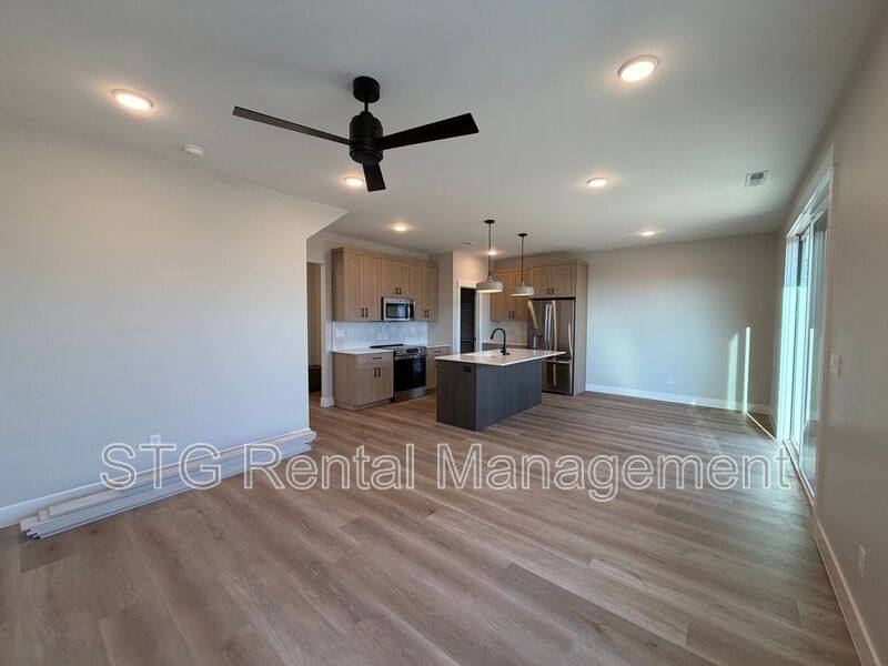 Townhouse for rent at 597 E Hemsworth Lane, Washington, UT 84780