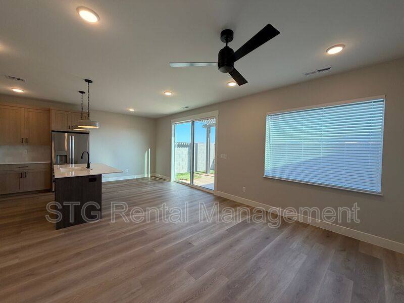 Townhouse for rent at 597 E Hemsworth Lane, Washington, UT 84780