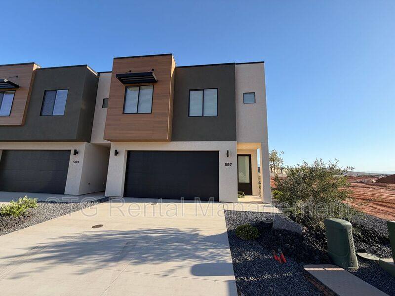 Townhouse for rent at 597 E Hemsworth Lane, Washington, UT 84780
