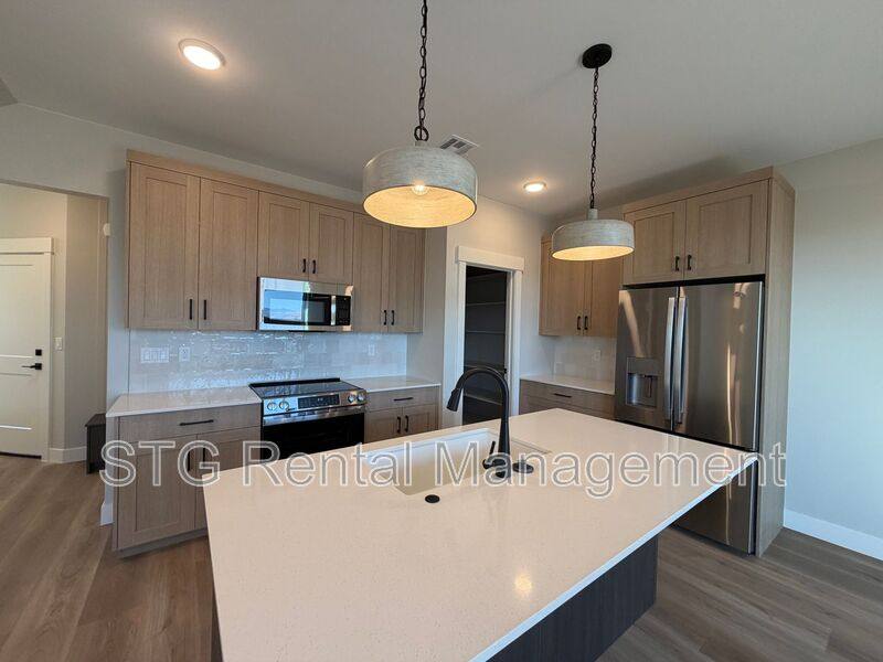 Townhouse for rent at 597 E Hemsworth Lane, Washington, UT 84780