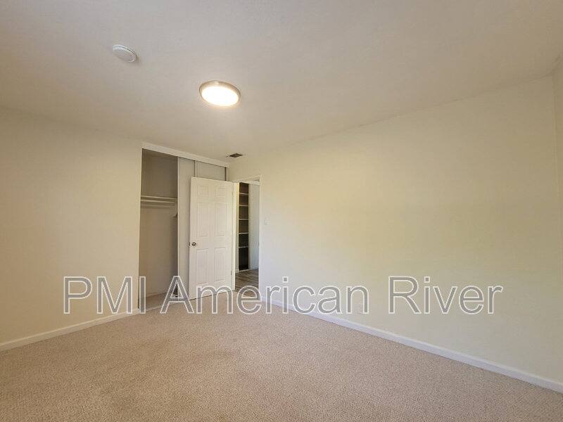 House for rent at 881 Beardsley Dr, West Sacramento, CA 95605