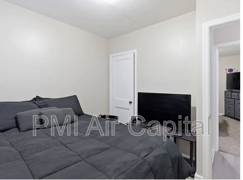 Apartment for rent at 4910 E Gilbert St, Wichita, KS 67218