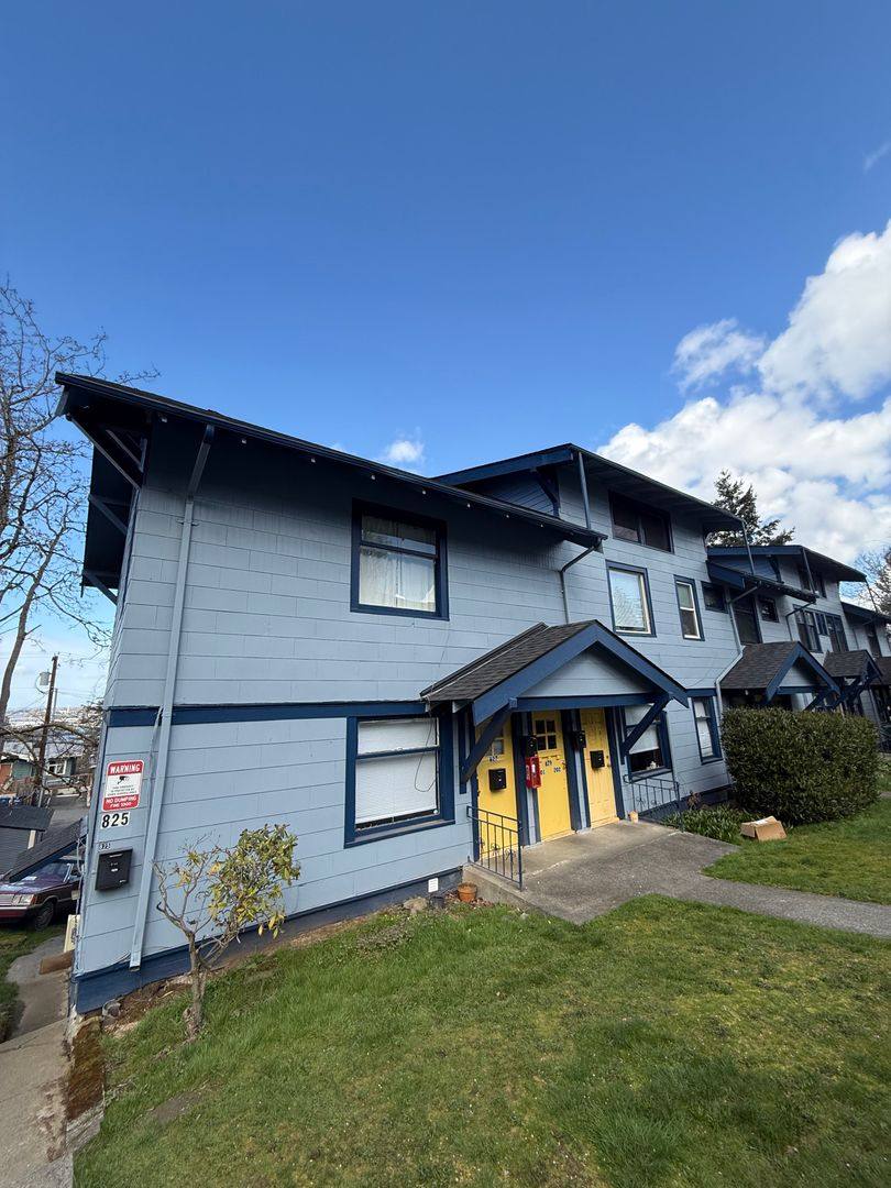 Apartment for rent at 825-837 High St, Bellingham, WA 98225