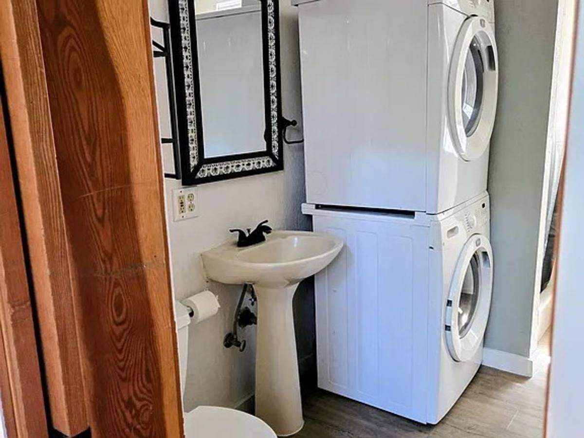 House for rent at 410 S Oregon St Cottage, Jacksonville, OR 97530