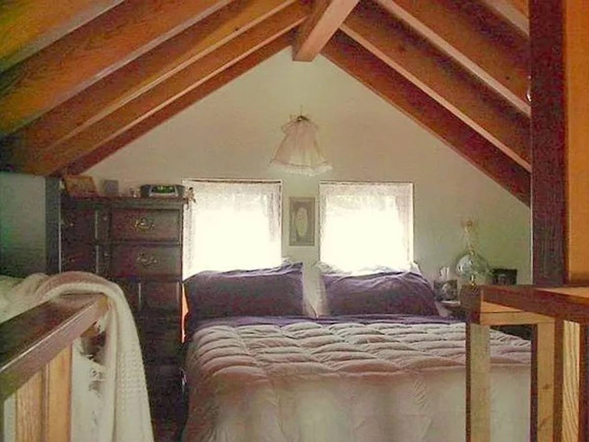 House for rent at 410 S Oregon St Cottage, Jacksonville, OR 97530