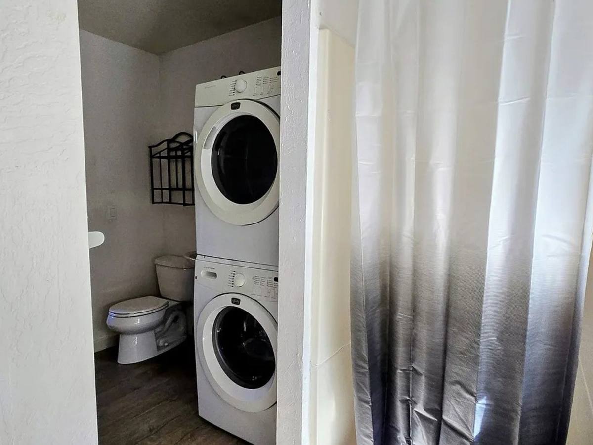 House for rent at 410 S Oregon St Cottage, Jacksonville, OR 97530