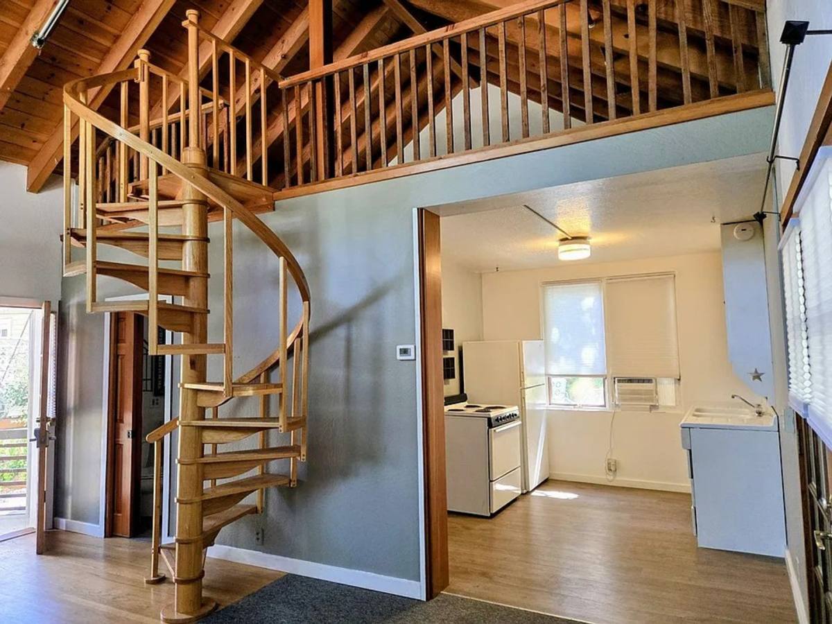 House for rent at 410 S Oregon St Cottage, Jacksonville, OR 97530