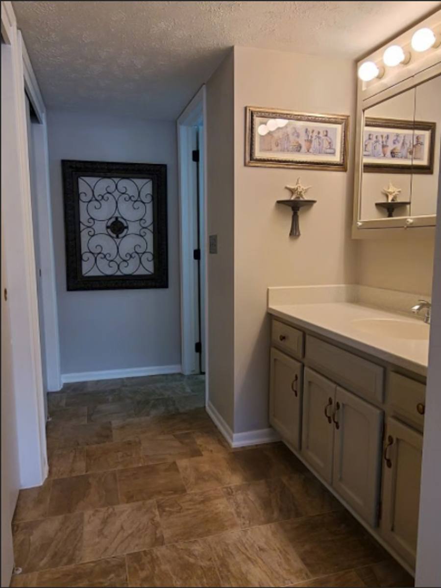 Condo for rent at 12841 12727 Woodcrest Dr, Omaha, NE 68137