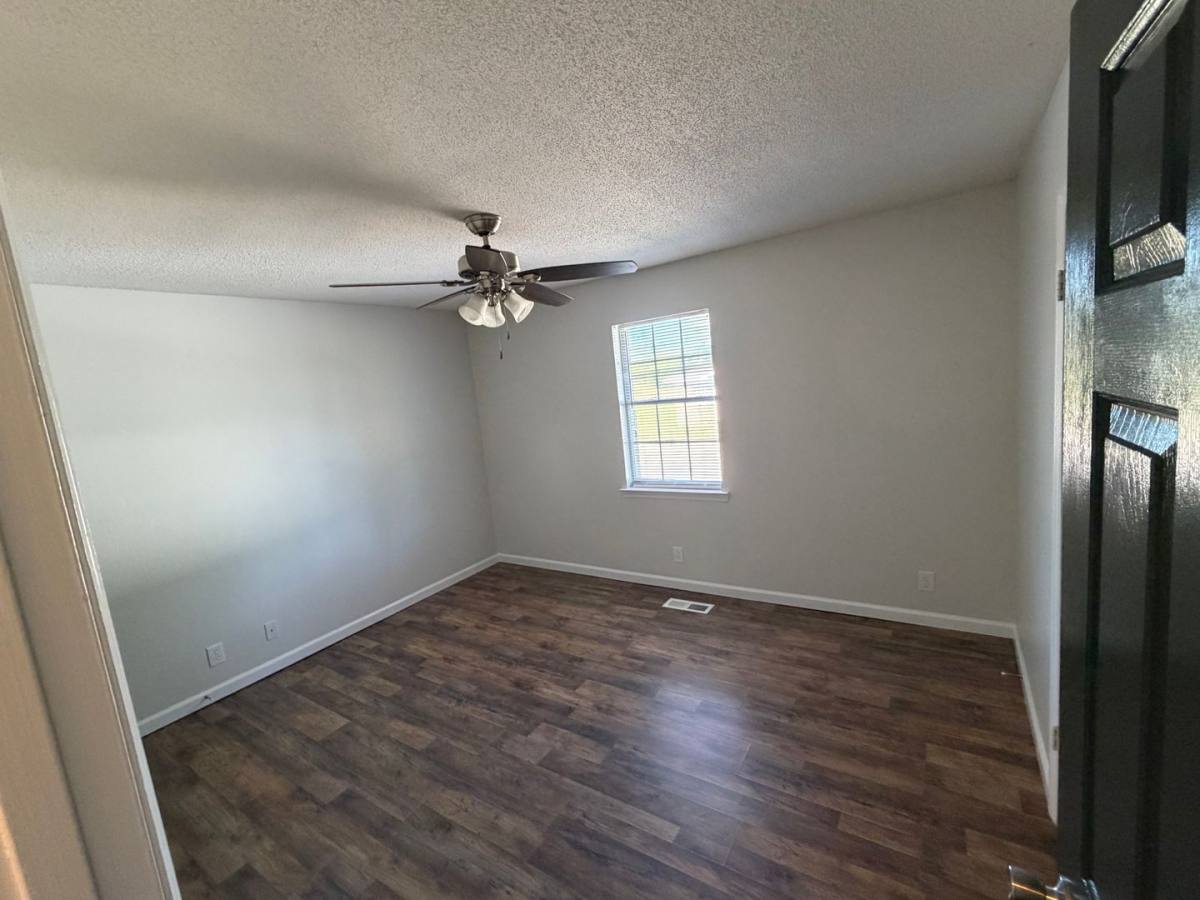 Apartment for rent at 5051 County Rd, Holly Pond, AL 35083