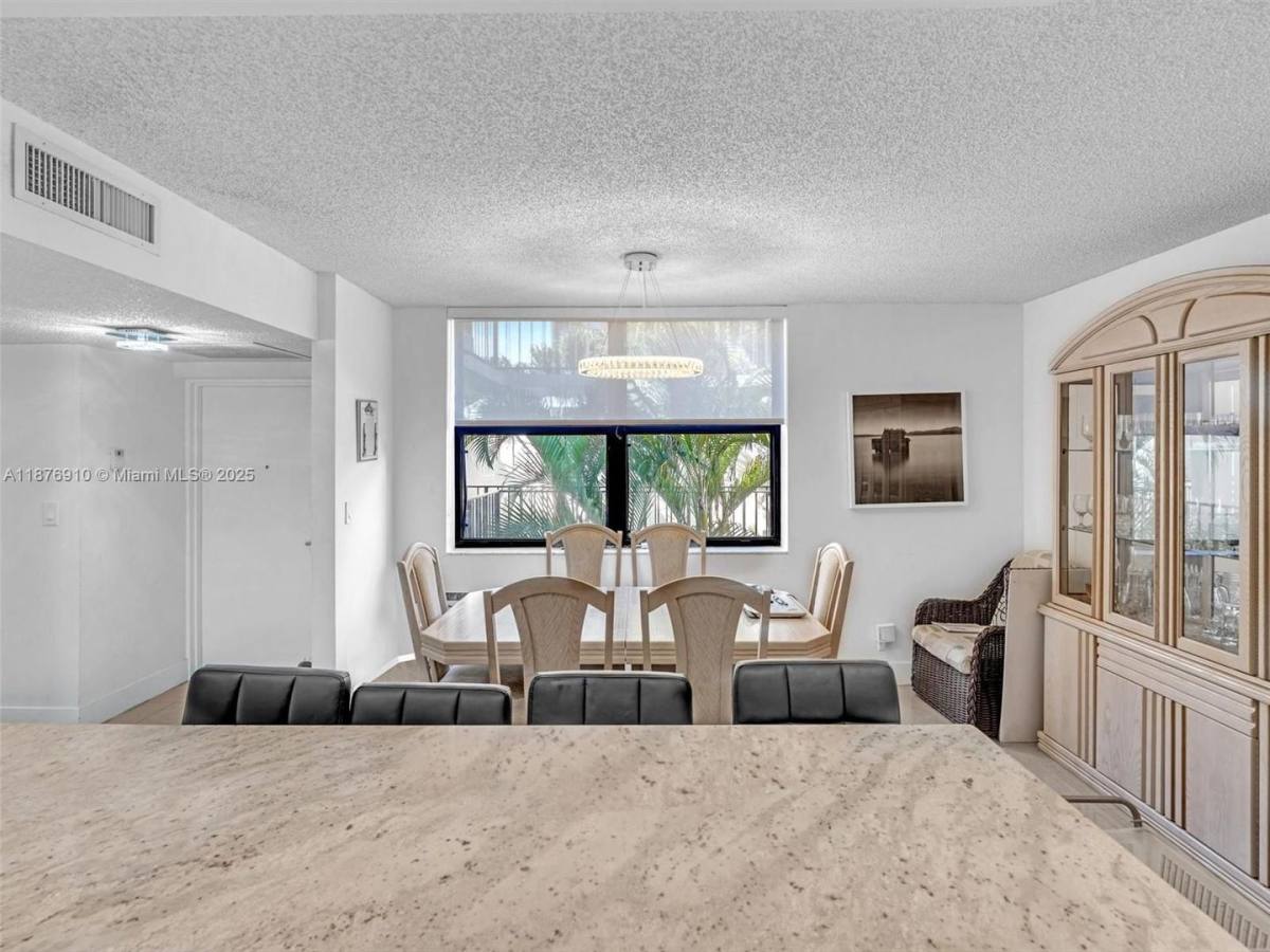 Apartment for rent at 20401 NE 30th Ave 310-8, Miami, FL 33180