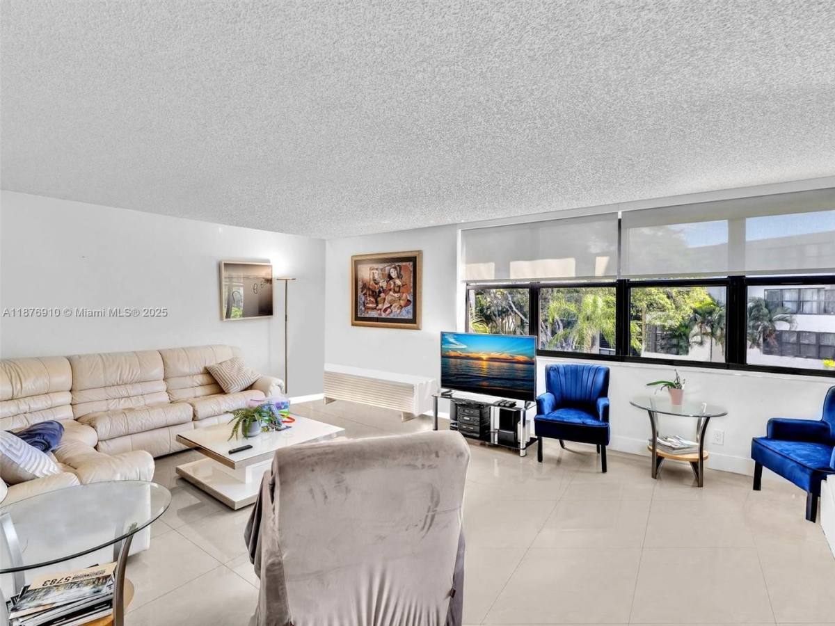 Apartment for rent at 20401 NE 30th Ave 310-8, Miami, FL 33180