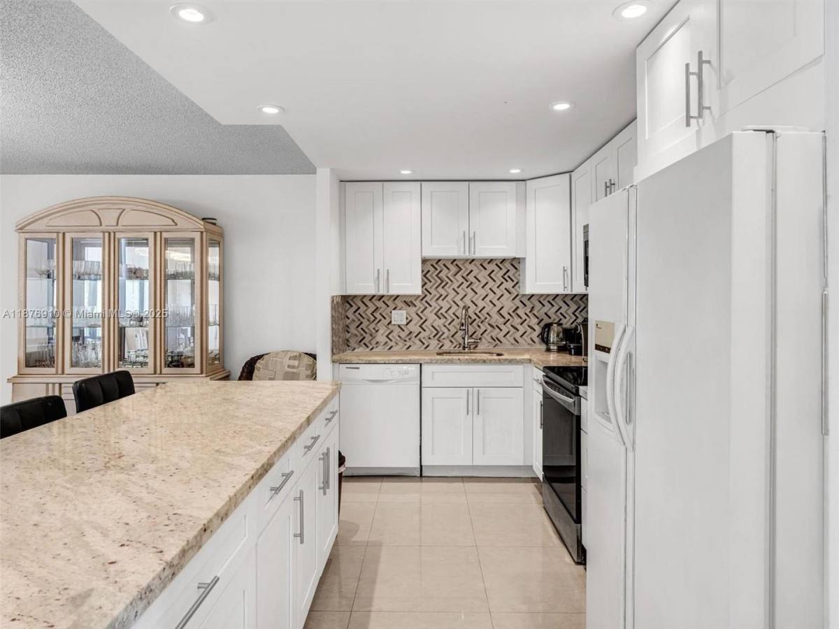 Apartment for rent at 20401 NE 30th Ave 310-8, Miami, FL 33180