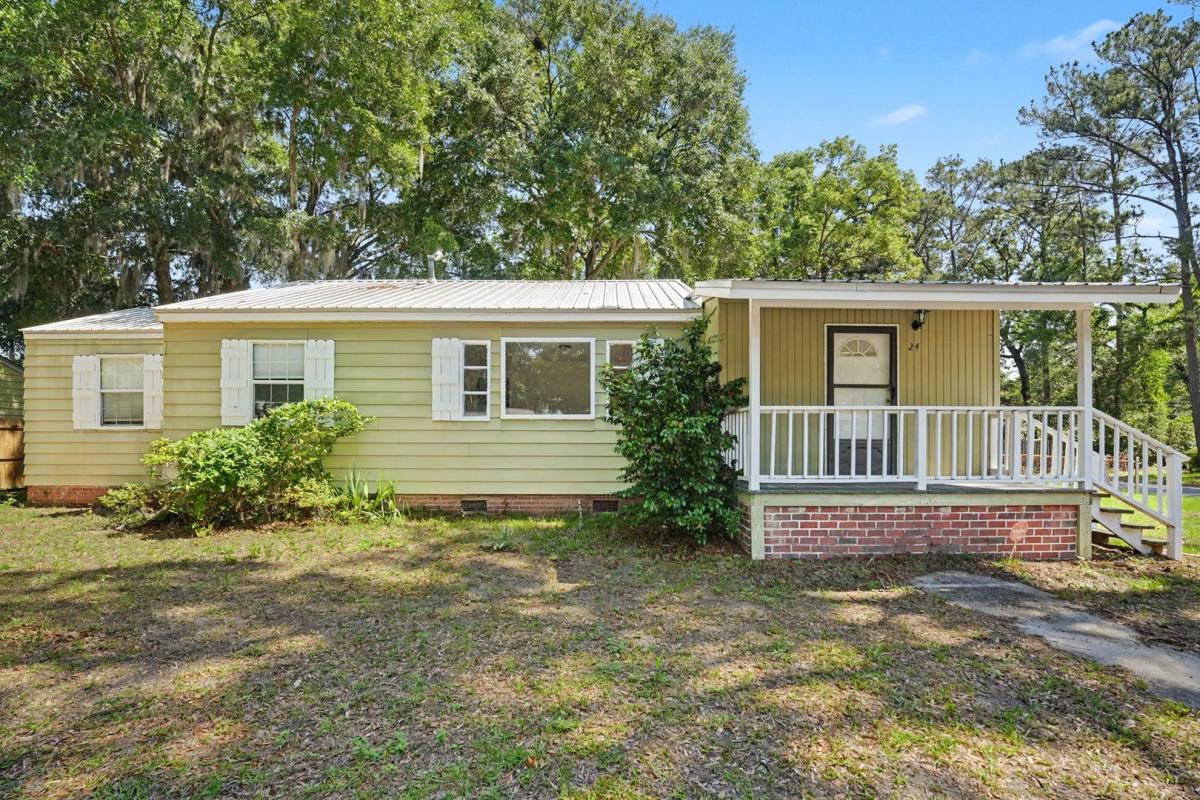 House for rent at 24 N Parkwood Dr, Savannah, GA 31404