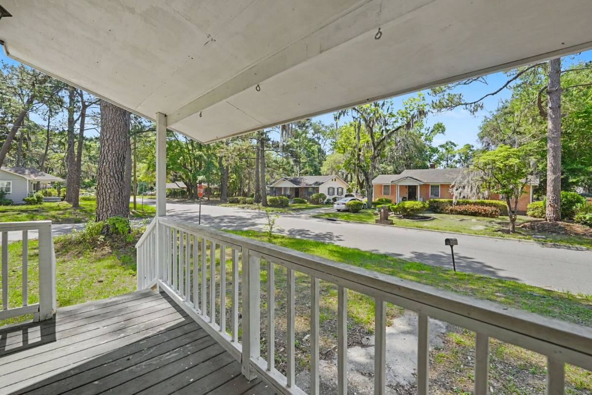 House for rent at 24 N Parkwood Dr, Savannah, GA 31404